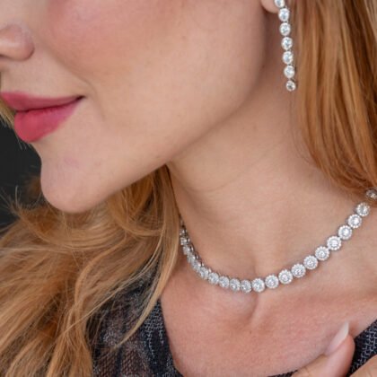 Choker Queen Cravejada